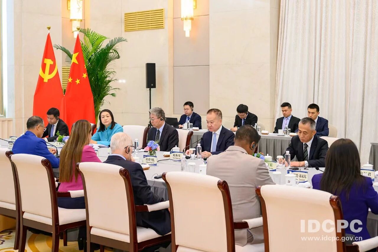 20261019 刘海星会见2.jpg